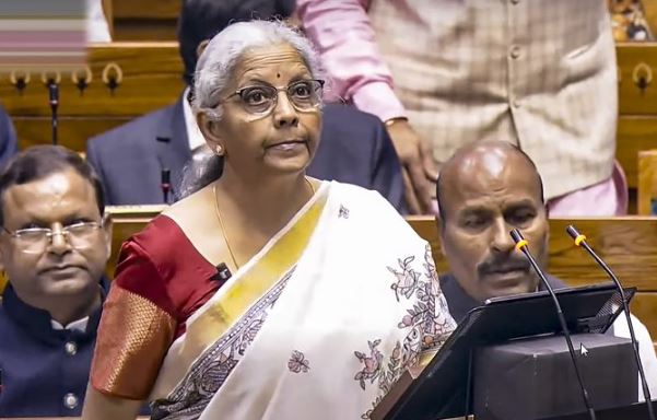 'केंद्रीय बजट 2025 | वित्त मंत्री ने राज्यों को ब्याज मुक्त ऋण के लिए 1.5 लाख करोड़ रुपये के परिव्यय की घोषणा की | '